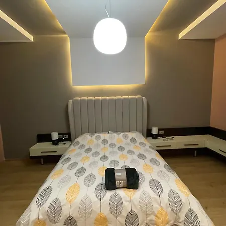 Lux Апартаменты Тирана